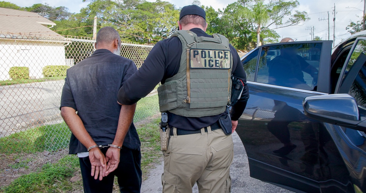 jimbotrump's tweet photo. Washington Post Worries Illegals Might Pay Their Own Legal Fees, While Immigration Costs Americans Billions https://t.co/GkDVjX2gmy I APPRECIATE FOLLOWS #Immigration #IllegalImmigration #Deportation #LegalFees #FamilySeparation https://t.co/QP85PwHRrK