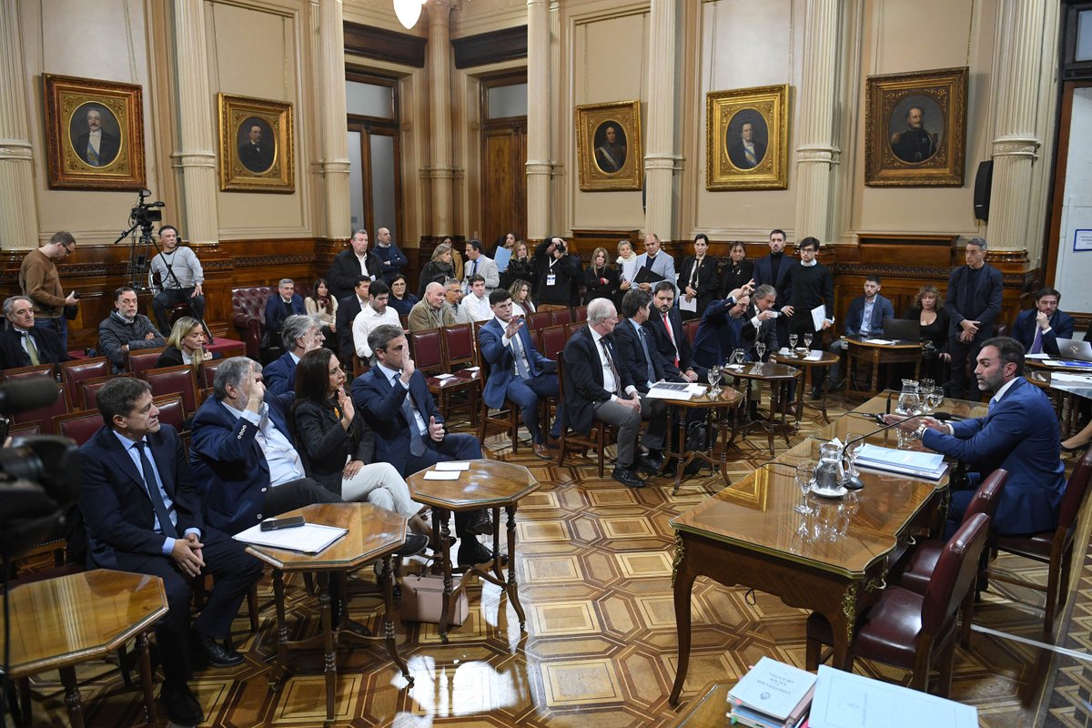 ucrsenado's tweet photo. @MaxiAbad @carolinalosada @mariana_juri Además, se reunió la Comisión Bicameral Permanente Mixta Revisora de Cuentas, que definió al senador nacional por Catamarca @FamaFlavio como su secretario y realizó un repaso de la situación actual de dicha comisión. https://t.co/t01ihdcYsT