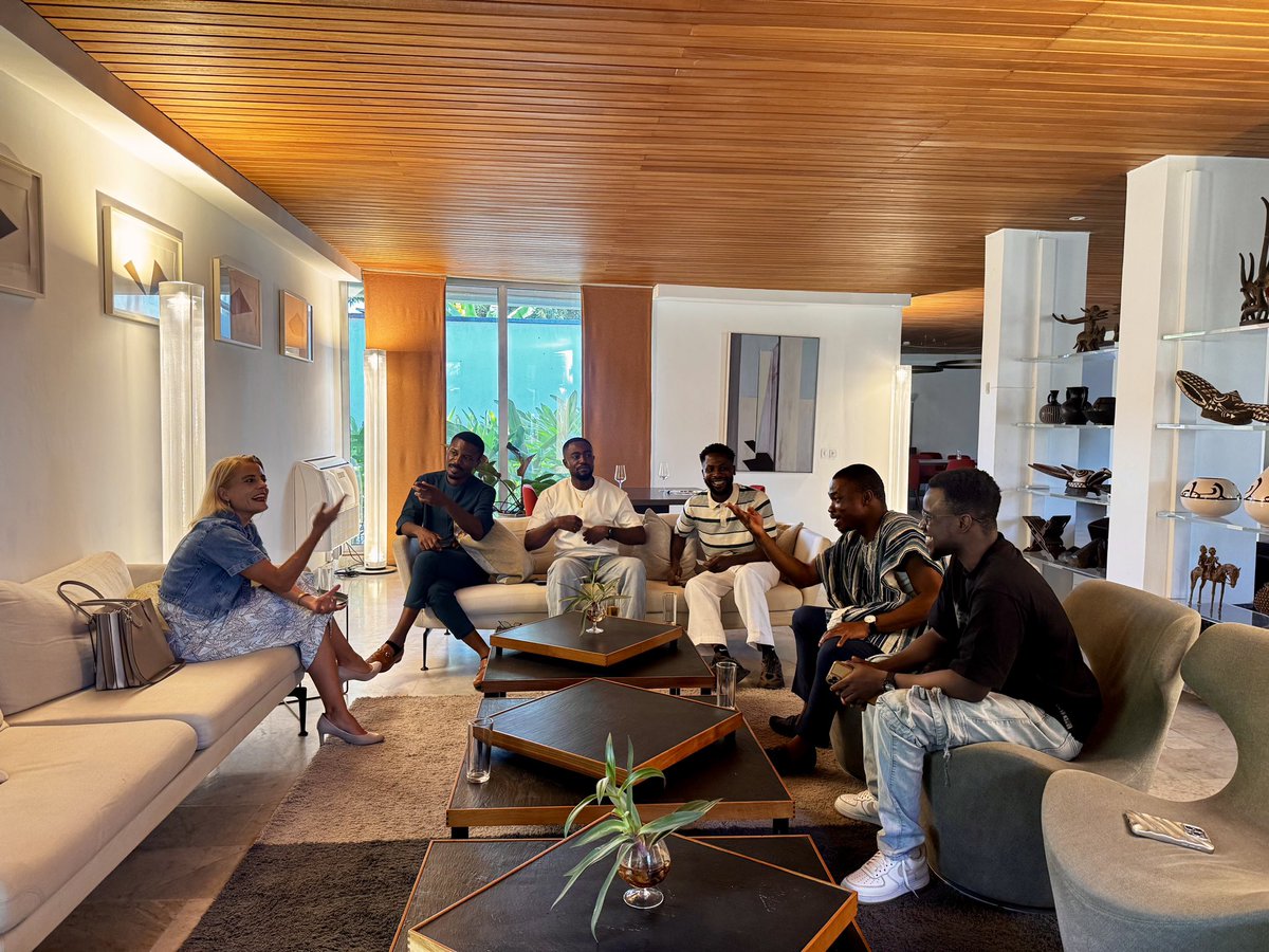Oh_Joo1's tweet photo. We  were honored to meet and interact with the Swiss Ambassador Simone Giger @SwissAmbAccra  today. Insightful conversation and great energy 🇨🇭🇬🇭 https://t.co/8VE94HXMbg