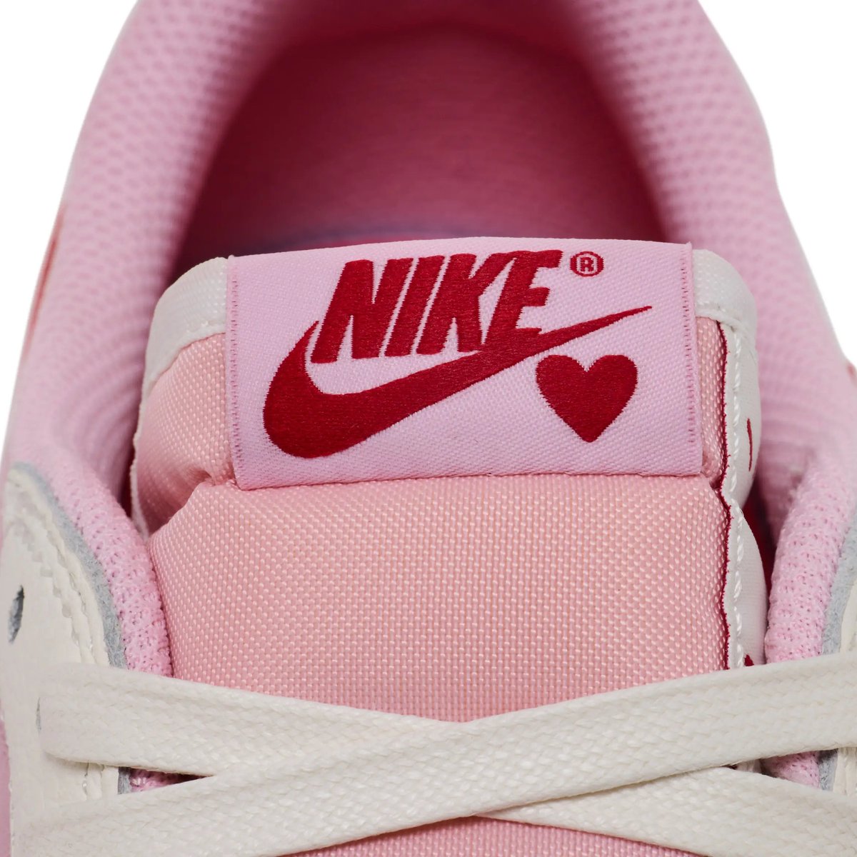 KicksFinder's tweet photo. Close-Up Shots https://t.co/pNyKn9onNk