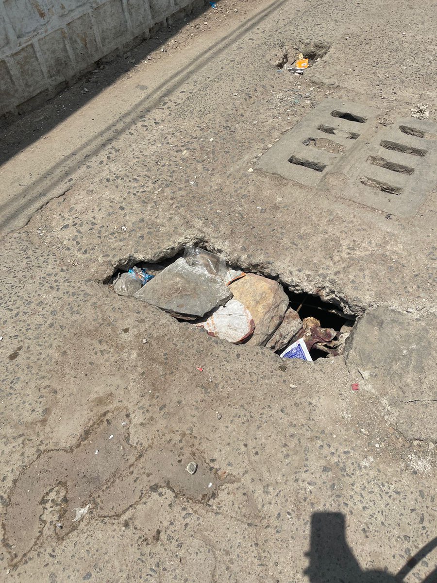 SumairTrs's tweet photo. @PrlsecyMAUD @ZC_Khairatabad @GHMCOnline @Dc13K REMINDER Repair to road Pot holes in front of 13-5-431/A/51 Mehboob Colony  Tallagadda opp grave yard Reliance Hitech school pasing dranger to the passers by &amp; vehicles needs immediate repair &amp; replacement damage manhole 9676621937 https://t.co/pD1yZDnDvp