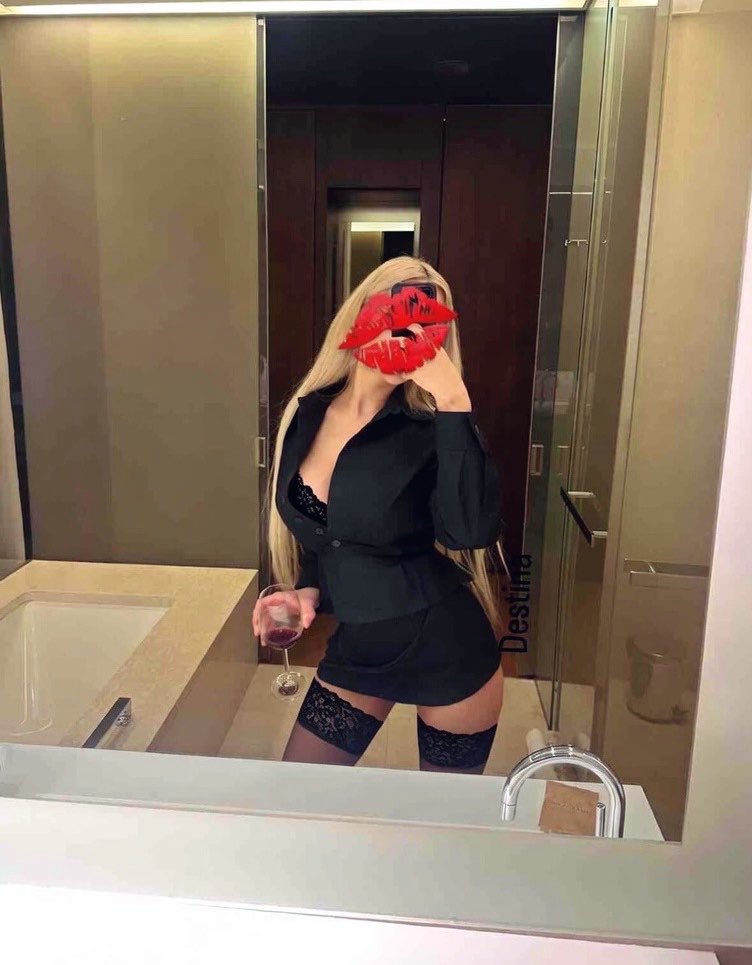 Destina_atess's tweet photo. 🍷 🖤 https://t.co/GcMhK85BoN
