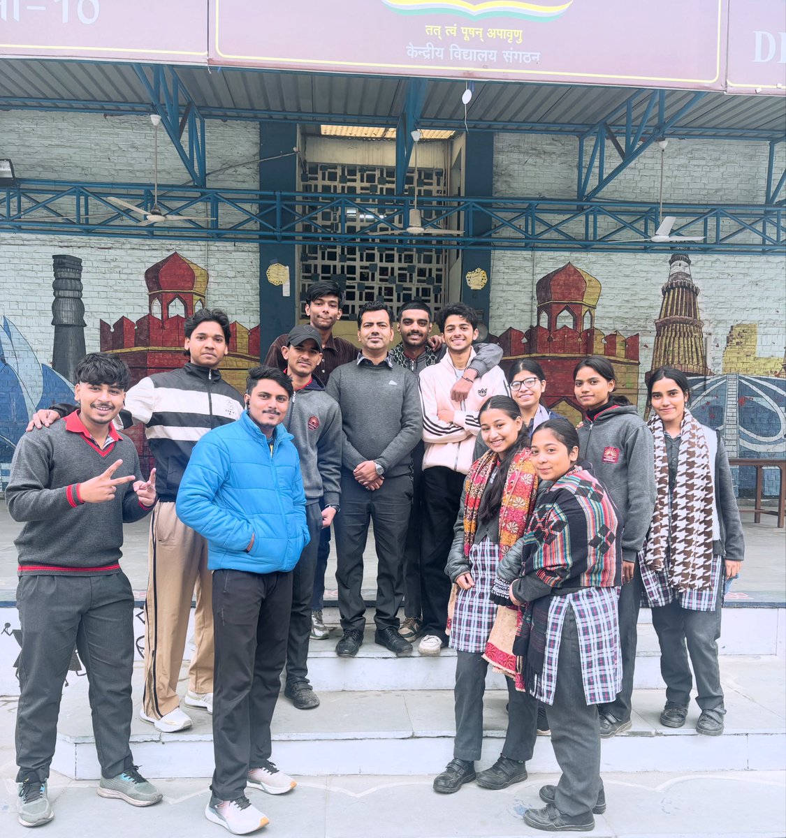 DevKMisra_'s tweet photo. आज मेरे शिक्षण जीवन की एक यादगार शुरुआत बनी।

मेरे #KVS_1st_Session में #Class-XII  #History का #CBSE_Result_100% रहा।

यह सफलता मेरे विद्यार्थियों की मेहनत, विद्यालय के मार्गदर्शन और सभी के सहयोग का परिणाम है।
अपने सभी students पर गर्व है। ❤️📚

#Memorable_moment_KVS ✌️😎✌️💐💐 https://t.co/ChnCScmRre