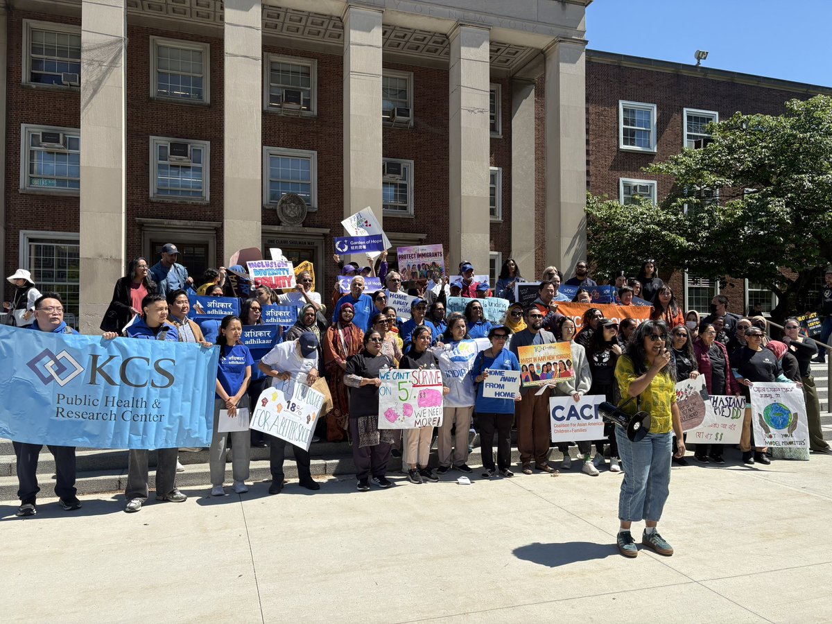 indiahomeusa's tweet photo. 📣 India Home proudly joined community leaders and advocates for the “18% and Growing” rally at City Hall, standing together to advocate for equity and investment in AAPI communities across New York City.
#IndiaHome #18PercentAndGrowing #AAPIPower https://t.co/n3fFnxZOyU
