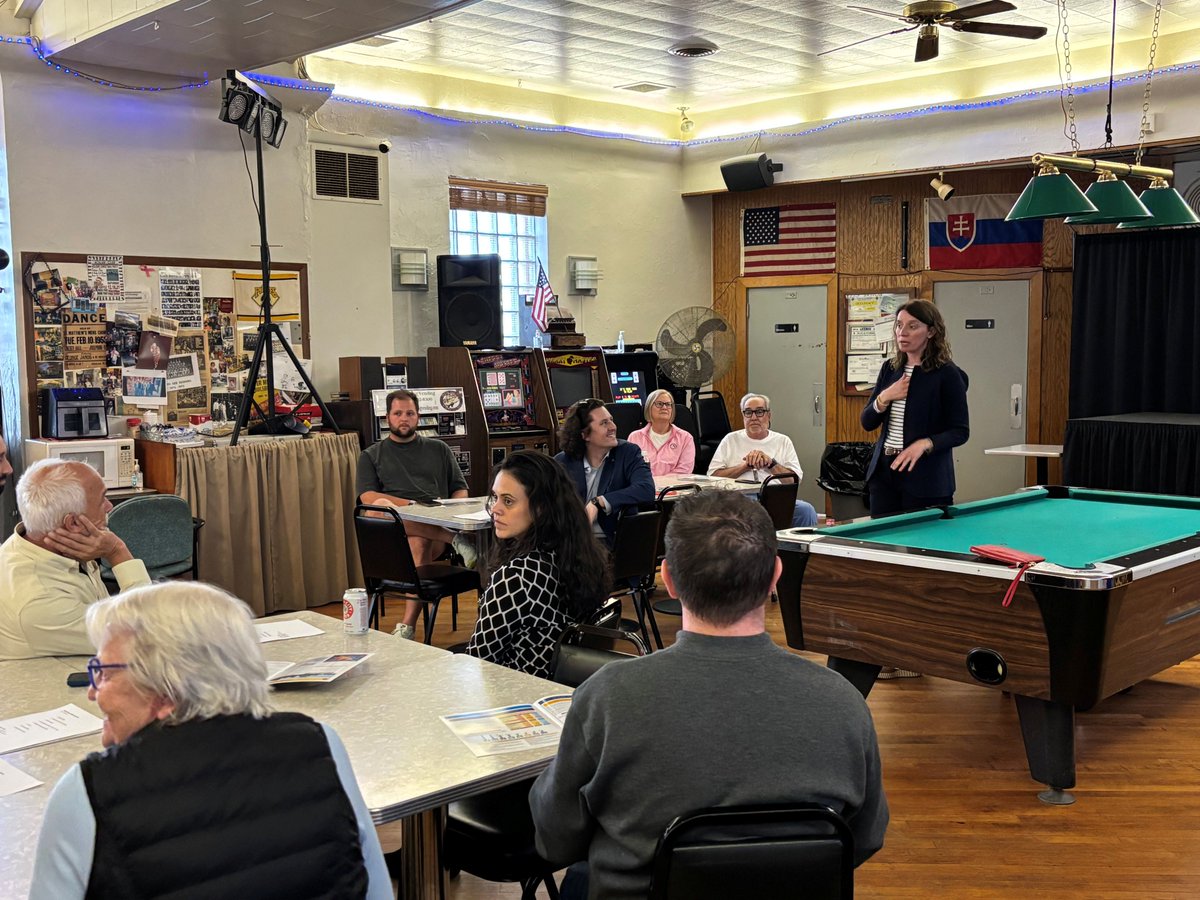 PGHController's tweet photo. Last night I spoke with residents in the @SouthSideSlopes and Allegheny West about the state of City finances and our recently released 2025 Annual Comprehensive Financial Report. Thank you all for having me! https://t.co/OqHa9YKEGj