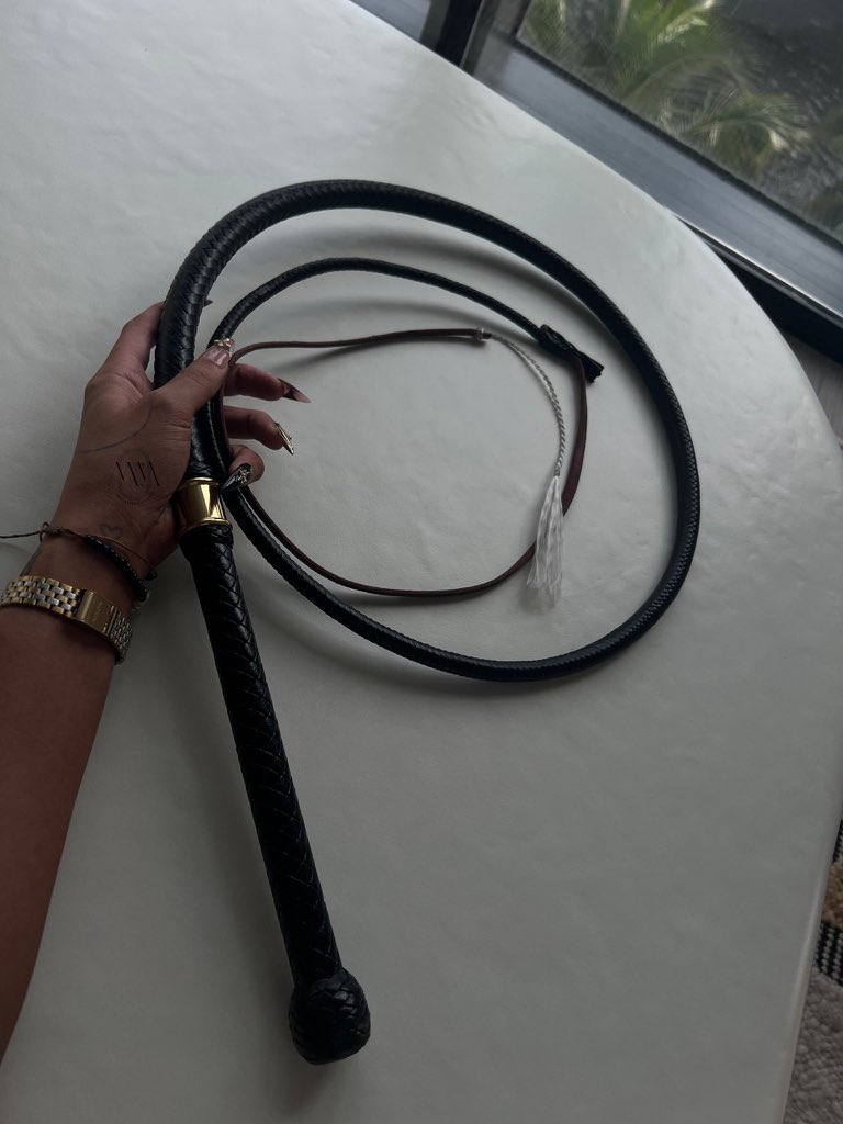 MistressElcf's tweet photo. Repost,like and comment if you will love to be whipped by your mistress sissy 🥰🥰. #findom #paypig #finsub #findomme #humanatm #tribute #cashslave #paypigs #findomslave #findomgoddess
#findoms #findomaddict #cashcow #walletrape #findomfetish #findomworship #paypigswanted https://t.co/muZNcT6XO0