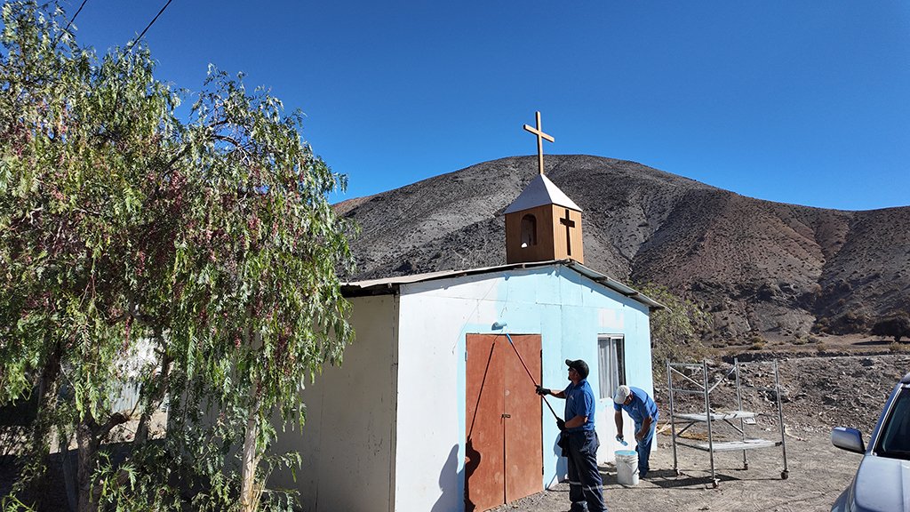 ValledeElquiInf's tweet photo. En Viñita Alta iniciaron mejoras en la Estación Médico Rural y espacios comunitarios previo a la fiesta costumbrista de este sábado 16 de mayo.
https://t.co/YW2IexZAvT

#Vicuña #ViñitaAlta #SaludRural #FiestaCostumbrista #Elqui https://t.co/x9Tcpi7L0f