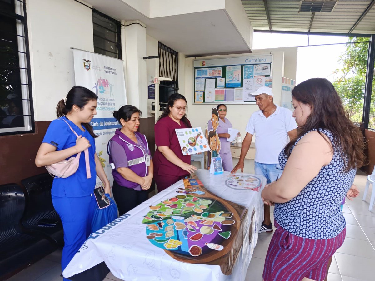 Salud_Guayas's tweet photo. #Daule | Con el objetivo de promover hábitos saludables en la comunidad, el personal del Centro de @Salud_Ec #Yurima brinda asesoría a los usuarios sobre la importancia de mantener una #AlimentaciónSaludable y equilibrada 🥗🍎.
#MSPEnTerritorio https://t.co/O9dmGUkYdy