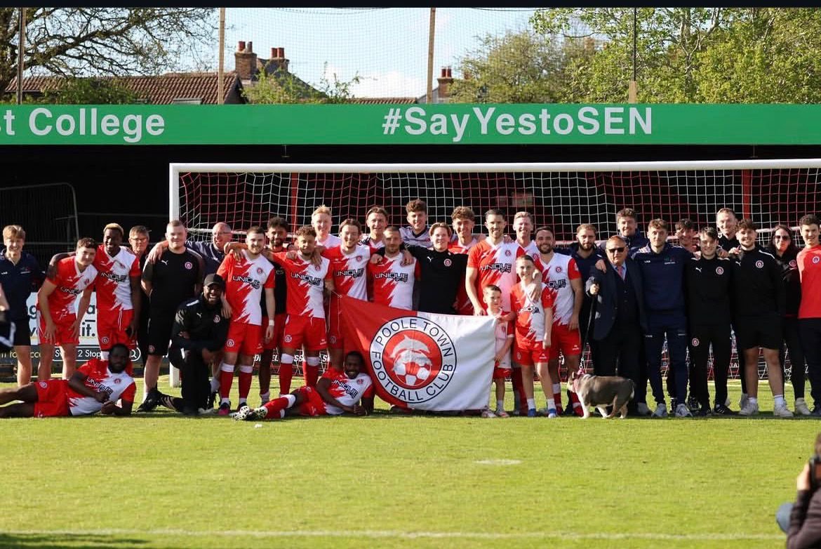adeoye97's tweet photo. Thank you @PooleTownFC. A second bite at the cherry, but this time it wasn’t meant to be. I’ll always be a fan of this special club and grateful for everyone involved. Wishing the club success. Excited for what’s next for me, leaving it all in God’s hands 🙏🏿🐬❤️ https://t.co/FzGa8CsCDM