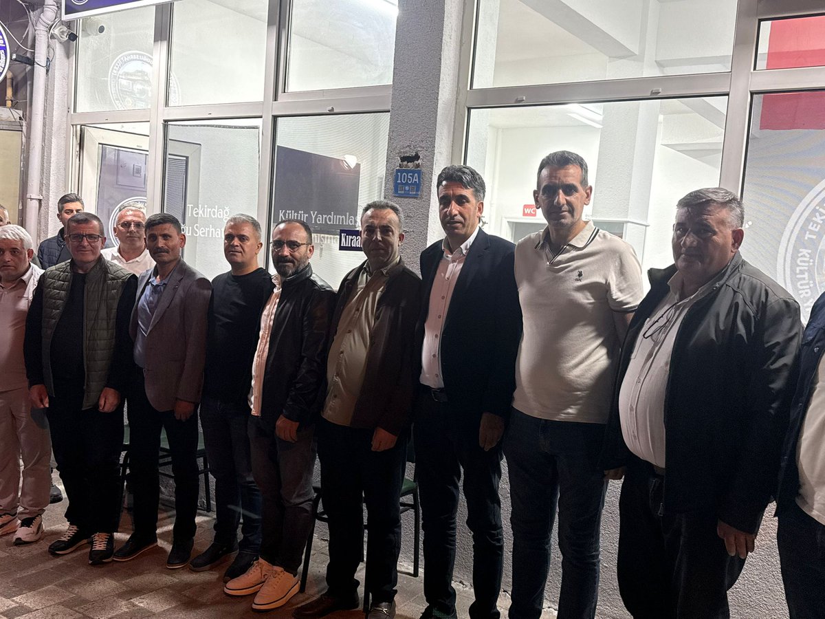 hdp_tekirdagil's tweet photo. BARIŞ İÇİN ADIM AT 

16 Mayıs cumartesi günü saat 19.00'da Çerkezköy kızılpınar'da yapacağımız barış için adım at programımız için süleymanpaşa'da bulunan Serhat illeri Derneğini ziyaret ederek  kendilerini davet ettik bütün halklarımız davetlidir.#BarışİçinAdımAt https://t.co/P0571a7IzN