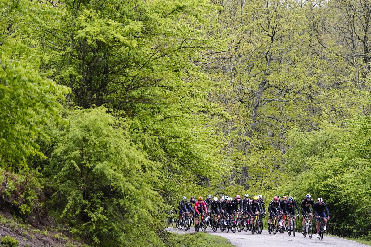 Giro d'Italia tweet media