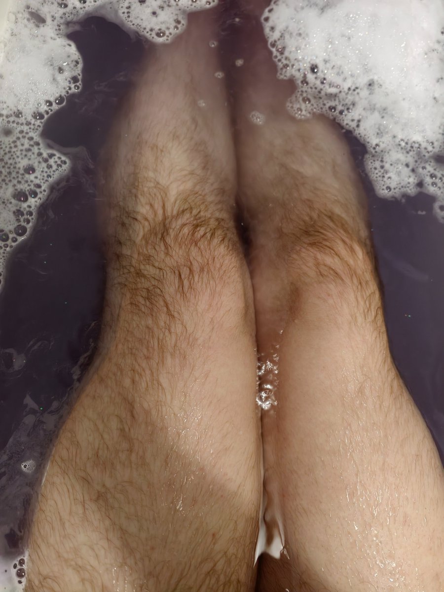 grinbacker's tweet photo. @meowrixx_x Но так ведь волосатые ножки красивее 🙈 https://t.co/e063jgjJqd