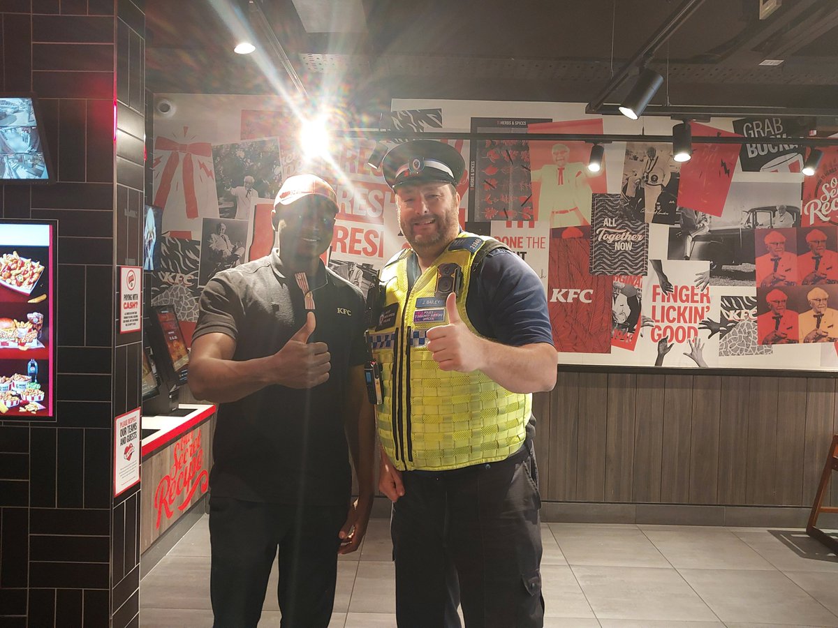 NorthfieldWMP's tweet photo. PCSO's were out on the High Street this afternoon supporting our local restaurants and businesses.
#Highvisibilitypatrols https://t.co/ieFRdWy2DA