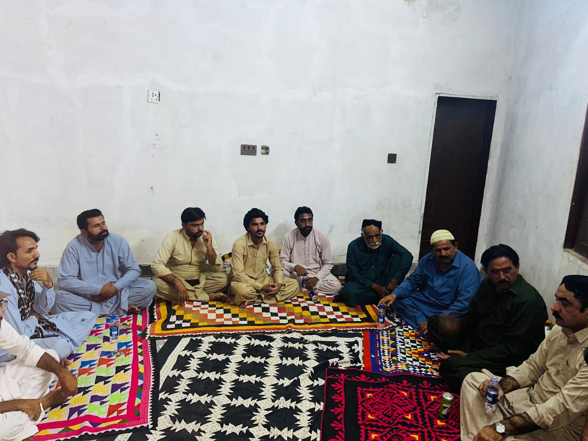 fzbhutto's tweet photo. District President PPP Jamshoro @SeydAsifShah offered condolence to the councilor T.C Jamshoro Mr. Shabbir Buledi on the sad demise of his sister #Jamshoro https://t.co/Y3pzORDBXB