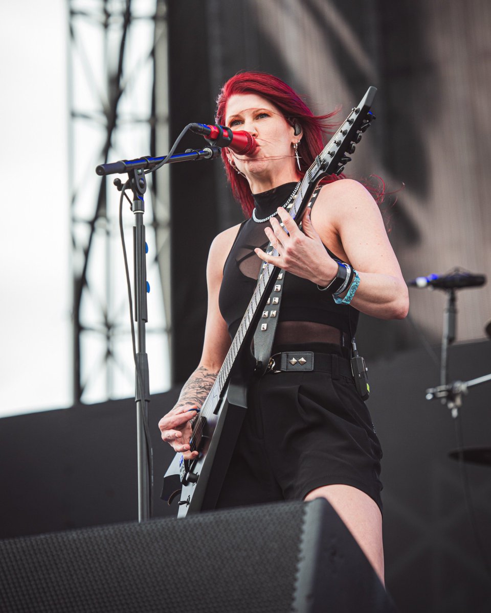 RedHareImages's tweet photo. It’s @OFFICIALKITTIE at @snwfest 
Shot for @VinylDistrict https://t.co/wrYHB46j9J