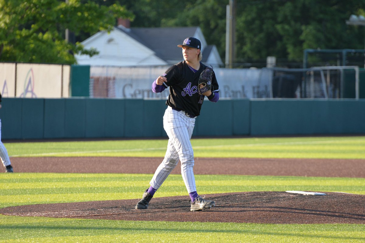 Jevin_13's tweet photo. Max Hansmann (@maxhansmann11) will make his final home start of his college career tomorrow night. What an outstanding 4-years with @UEAthleticsBASE!

Career: 203 IP - 211 K's
This Year: 13 Starts, 3.38 ERA, 77.1 IP,  77 K's
7 MVC Starts - 1.96 ERA, 46.0 IP, 42 K's

Fun to watch! https://t.co/ytolrJVRK0