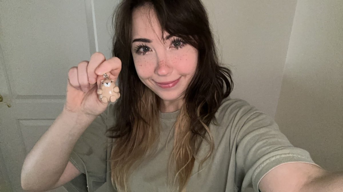 flttn's tweet photo. LARRY THE PRAIRIE DOG CRAFT!!!!

i sculpted a clay keychain based on my prairie dog Larry :D

i may be opening commissions for custom pet sculptures in the future! for now you can get your own Larry in my shop :) https://t.co/UDbX0ASxr9