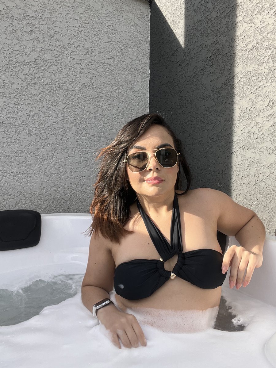 EvilLohan's tweet photo. Relaxando enquanto faço minha wish list
By Maratona do RIO 💜🧡
Preparem-se Cariocas junho estarei aí https://t.co/QQYHdGRtwu