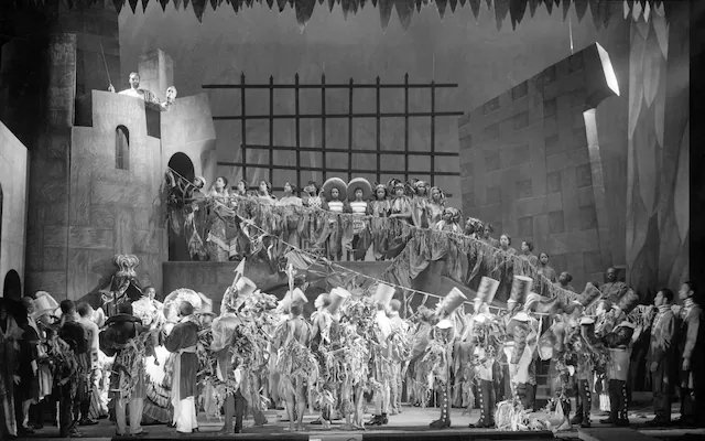 metaplexmovies's tweet photo. just imagine if Orson Welles tried to stage his famous 1930s production of MACBETH today, with an all Black cast and was set in the Caribbean and replaced witchcraft with voodoo https://t.co/B9DHJT38r7