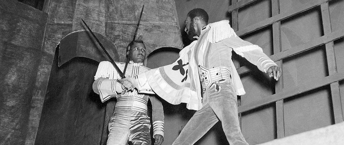 metaplexmovies's tweet photo. just imagine if Orson Welles tried to stage his famous 1930s production of MACBETH today, with an all Black cast and was set in the Caribbean and replaced witchcraft with voodoo https://t.co/B9DHJT38r7