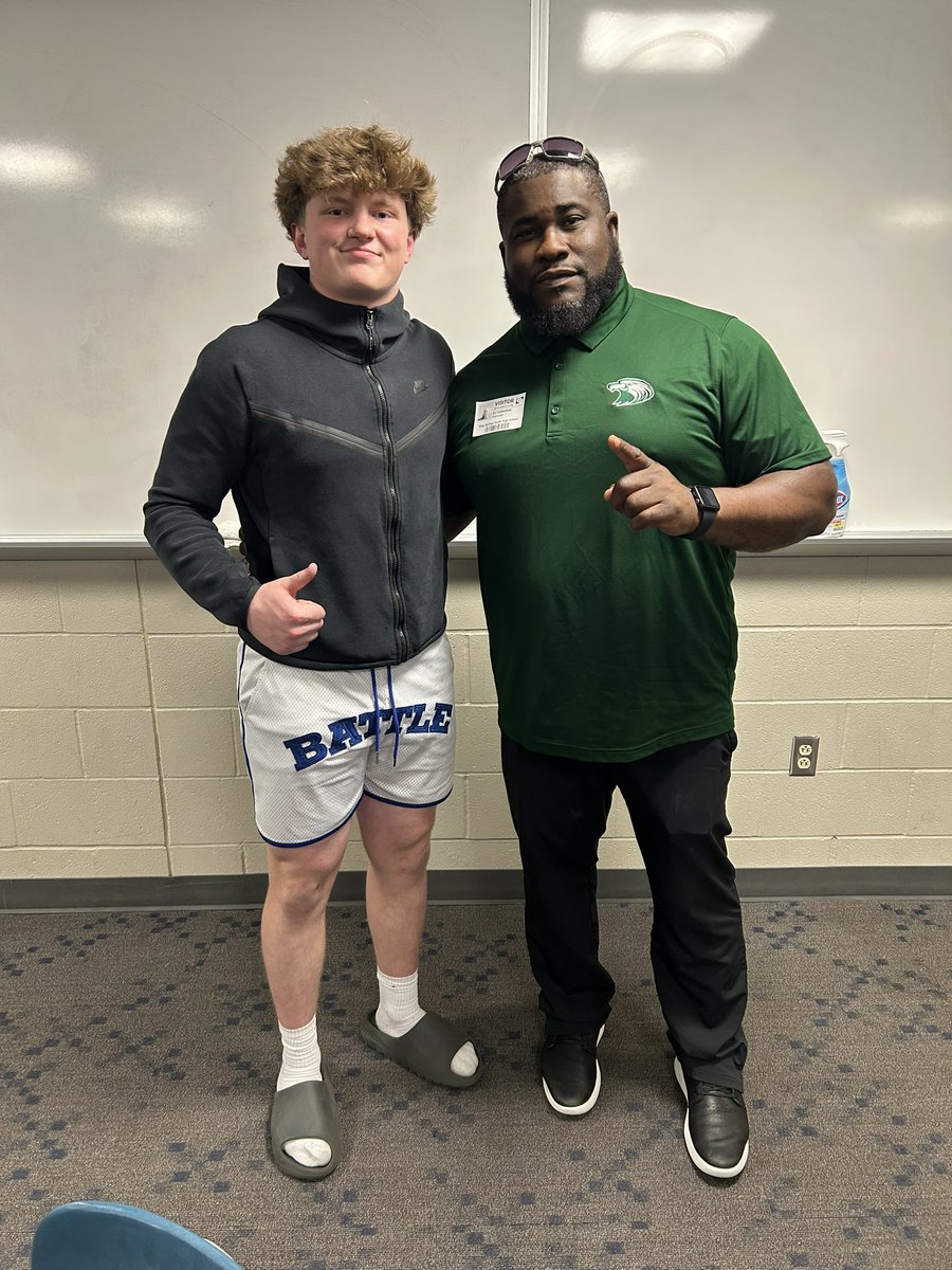 Evan_Maize99's tweet photo. After a great conversation with @EJValentine1911 I'm blessed to receive my 1st offer from @cmueaglesFB #BIGVS
@CoachWilmes25  @RecruitBssFB https://t.co/tdhsu9pzLi