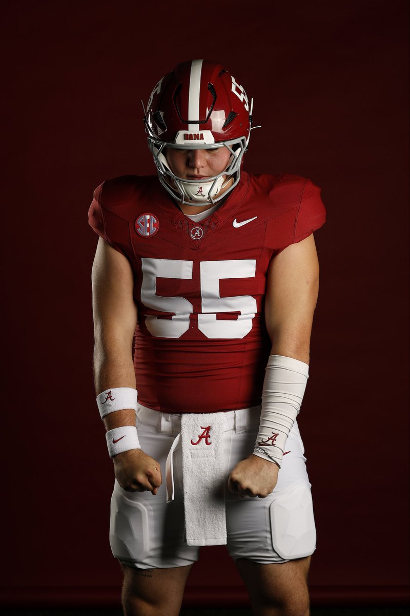 RacinDelgatty's tweet photo. Crimson red lookin real nice 🐘#55 https://t.co/WWyWBie9mi