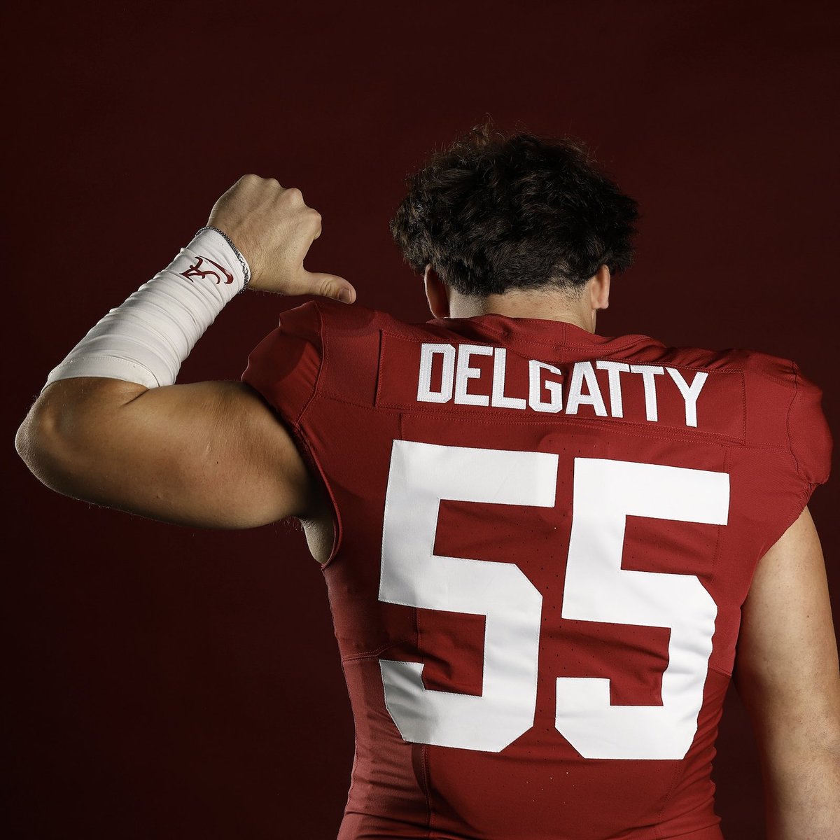 RacinDelgatty's tweet photo. Crimson red lookin real nice 🐘#55 https://t.co/WWyWBie9mi