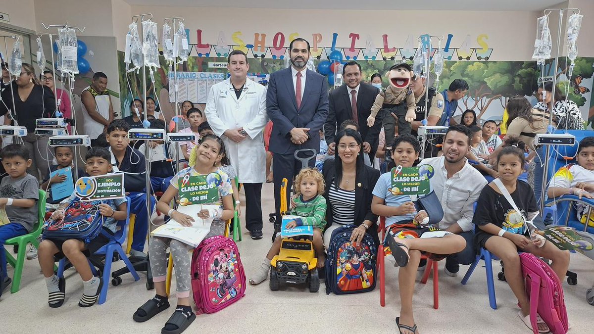 IESS_Ceibos's tweet photo. Inauguramos el Año Lectivo 2026-2027 de las Aulas Hospitalarias de @IESS_Ceibos 📚🏥✨
Junto a nuestros pacientes más pequeños y sus familias, vivimos una emotiva jornada. https://t.co/oIItBwrDpX