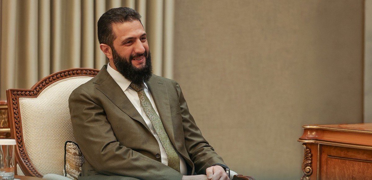 ii_mooi's tweet photo. الفنان القدير جمال سليمان في ضيافة الرئيس السوري احمد الشرع
حفاوة مستحقة ومكانة عظيمة لصاحب المواقف الوطنية المشرفة💛 https://t.co/2bxIoieTJL