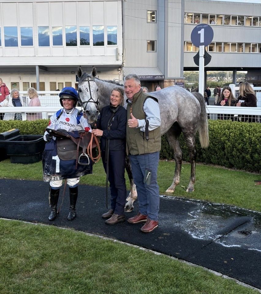 Paul Nicholls OBE tweet media