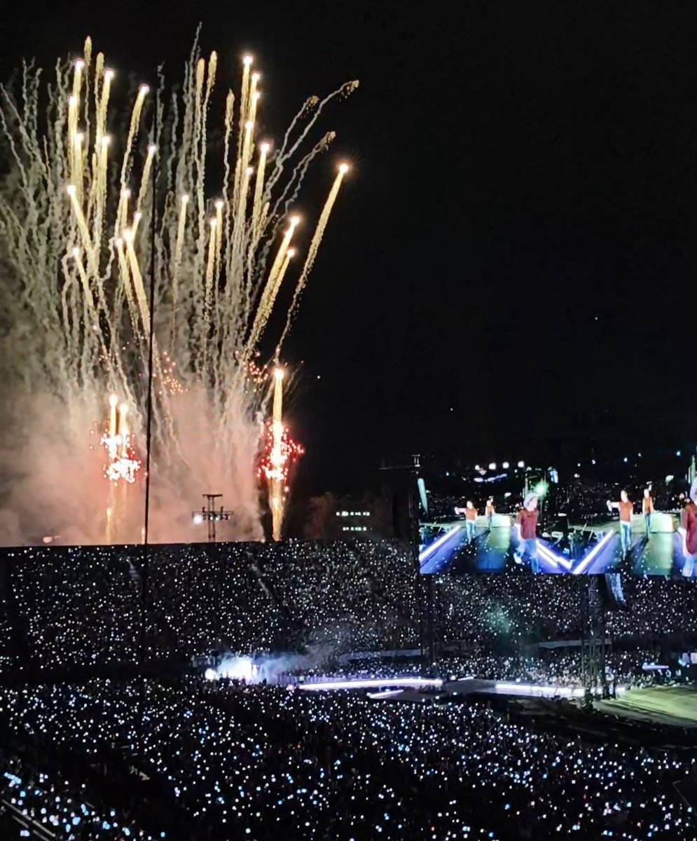 imnotitza's tweet photo. 07/05/26 
El día que más anhele durante los últimos 8 años de mi vida, BTS me acompaño cuando más me sentía sola y en ellos encontré un hogar. Gracias por salvarme, los amaré siempre. Veámonos de nuevo en el futuro.❤️‍🩹 https://t.co/dhVIVFXXSe
