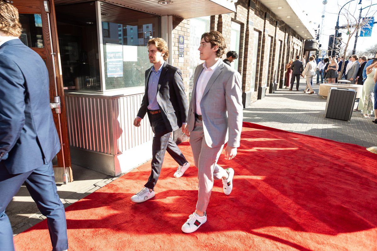 UNDmhockey's tweet photo. Always red carpet ready! 

#UNDproud | #LGH https://t.co/NKEiAAa6QH