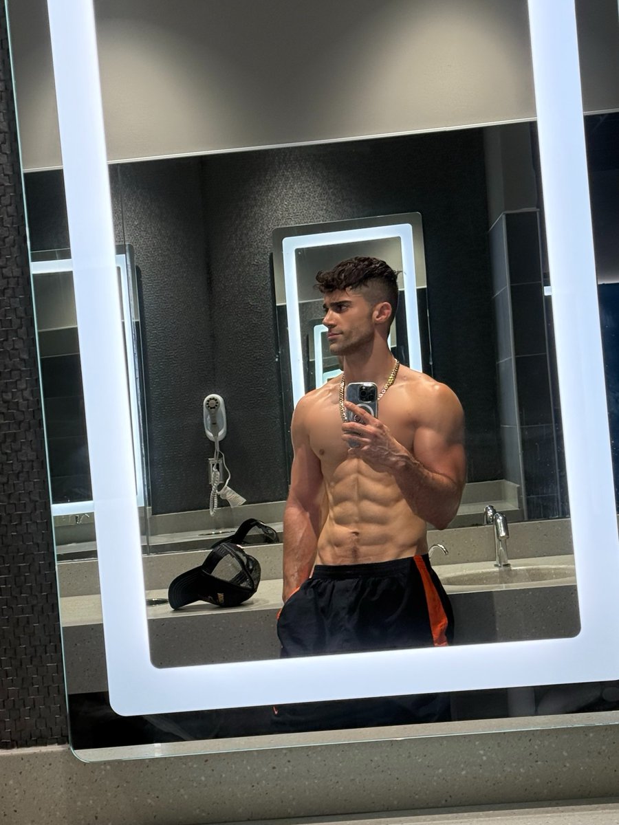 maxehrich tweet media