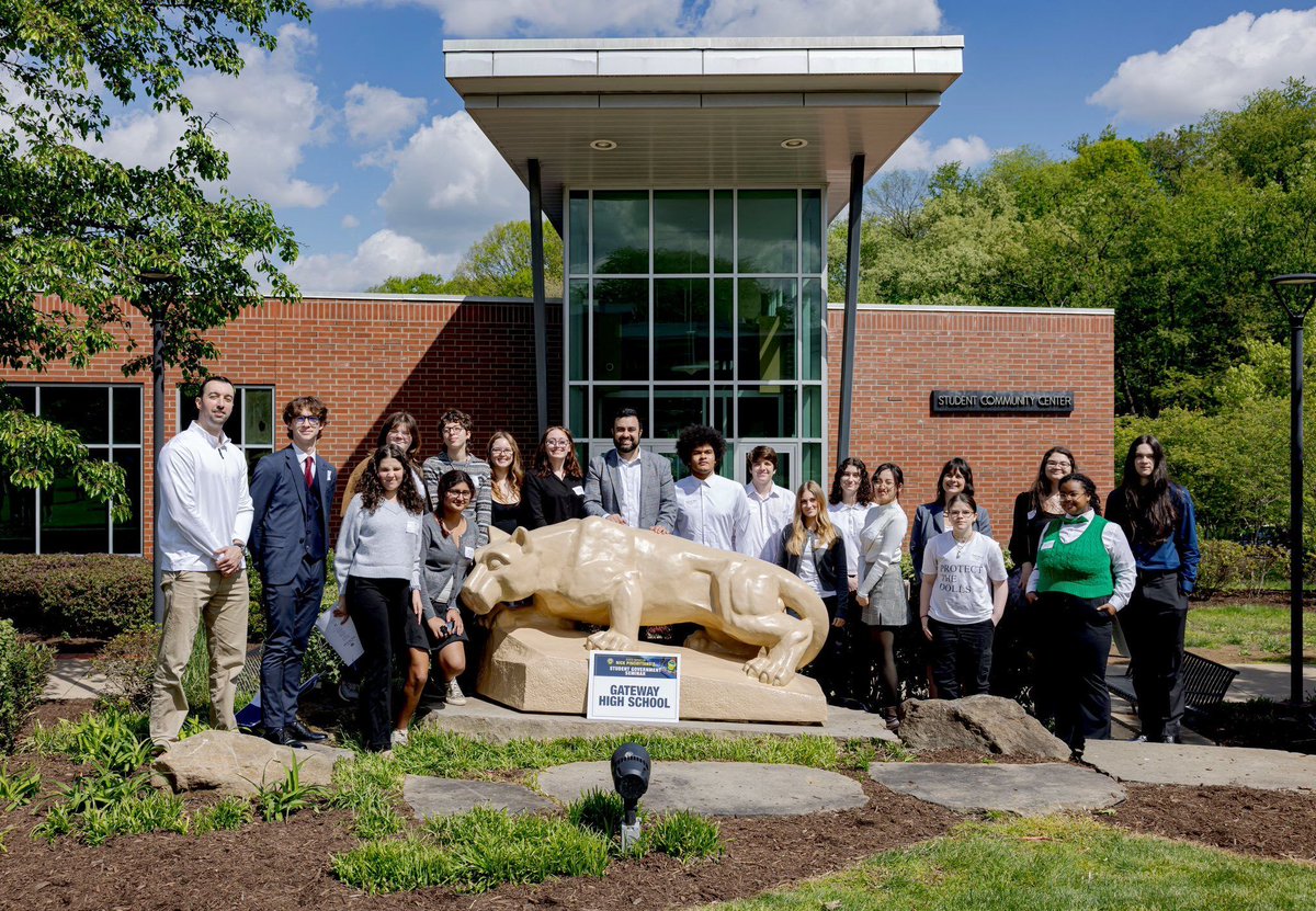 RepMarkosek's tweet photo. Had a great time last week participating in @SenPisciottano's annual student government day. It was great to see our local high school students engaged and asking questions about our state government. https://t.co/uaPkN1XWYg