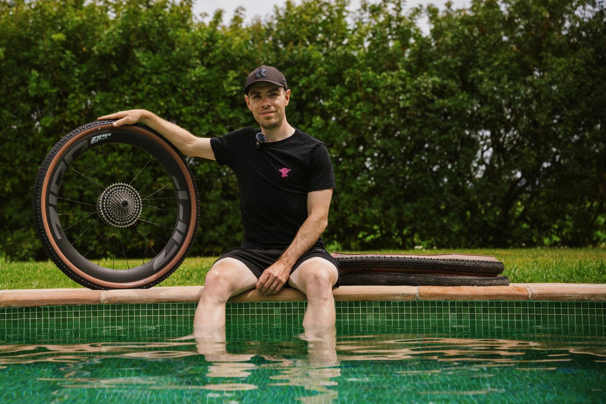 benthomas88's tweet photo. The Schwalbe Thunder Burt 2.1 up front paired with a G-One RS Pro 50 rear, or the G-One RX Pro 50 front and rear, have become our go to setups for races this season. It's the best thing having so many options available depending on the course conditions and demands of each race. https://t.co/0IjBXK4CKj