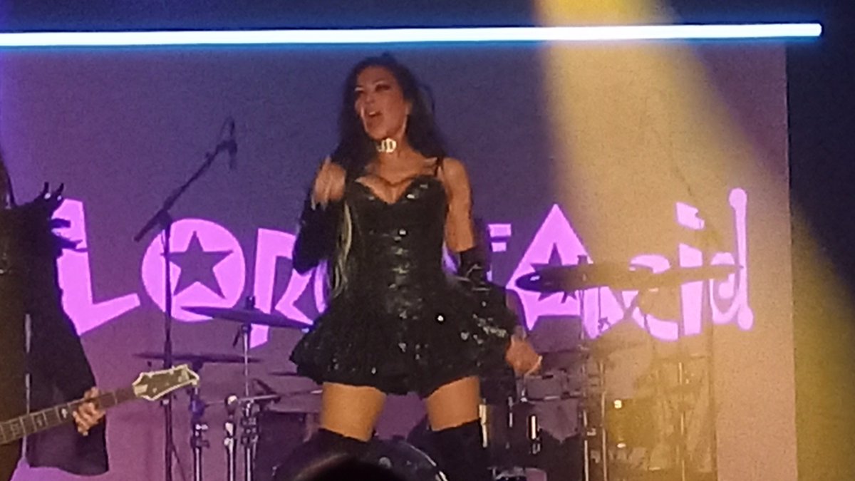 Signal13P's tweet photo. I won tickets to see @RealLordsOfAcid last night. So effing good! #praisethelords https://t.co/gNGKetI6dZ