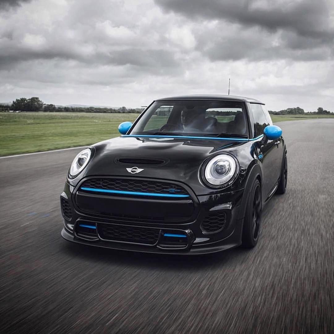 JamesErgh's tweet photo. It’s not about the size of the dog in the fight, it’s about the boost in the Mini. 🔥 https://t.co/xUekSYWffa