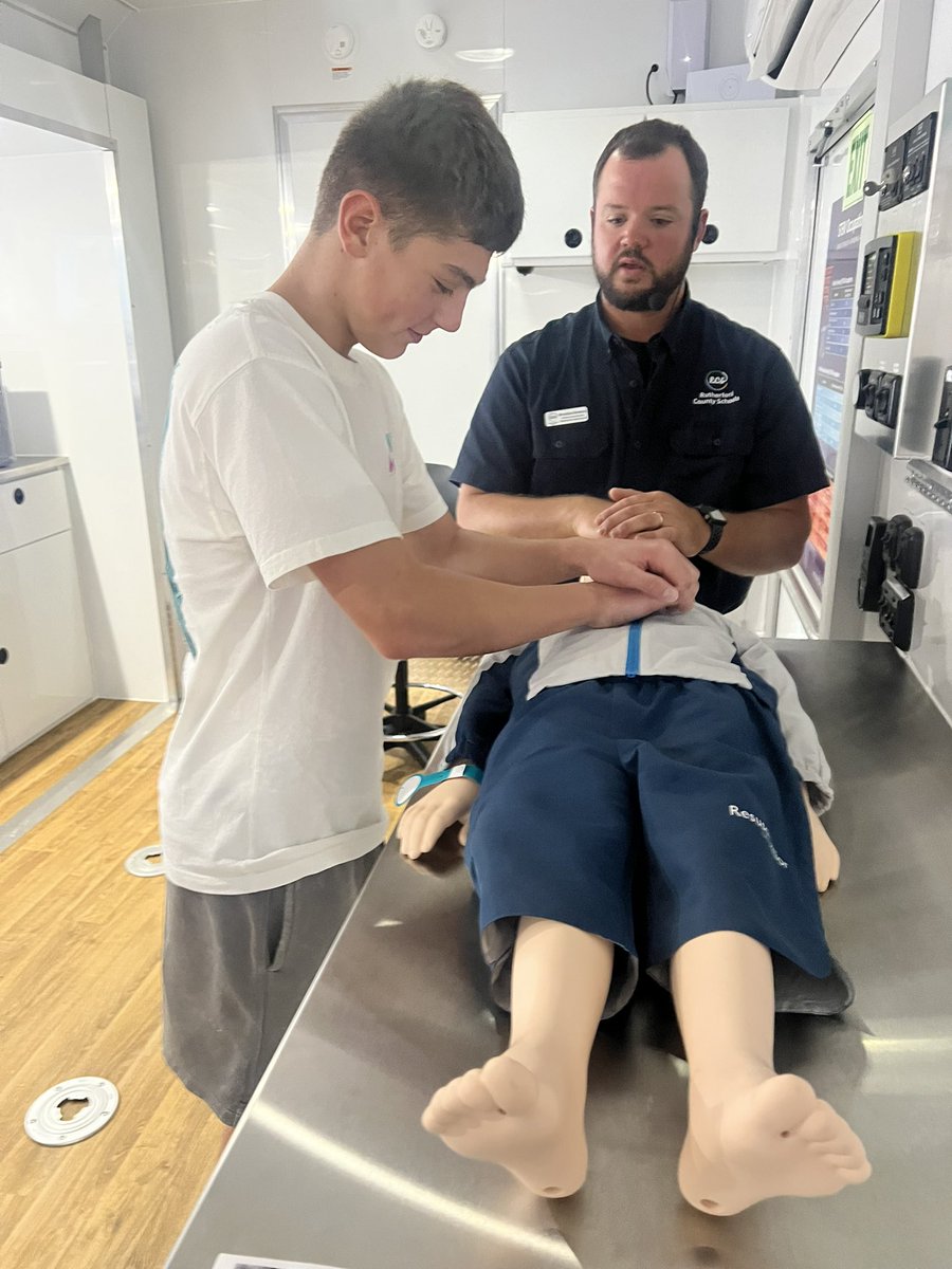 SCMSFCCLA's tweet photo. Thank you @RuCoCTE for bringing the CTE Mobile Labs to our students! The Healthcare &amp; STEM trailers gave students an amazing hands-on learning experience! @SCMFalcons @Principal_Murry #CareerReady https://t.co/npK7ISV2RX