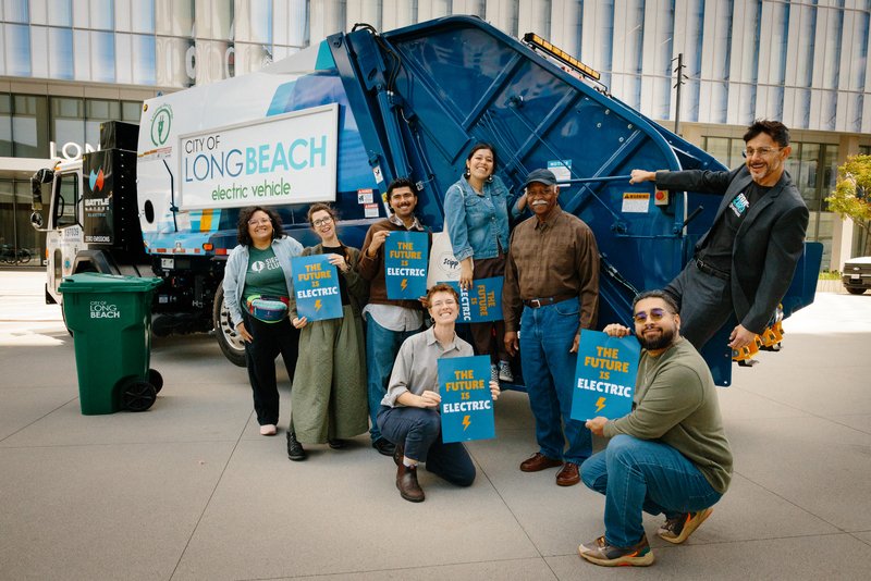JobsMoveAmerica's tweet photo. The LA County Electric Truck and Bus Coalition recently celebrated the unveiling of two new all-electric garbage trucks in Long Beach! ⚡ https://t.co/yCxiM3EXf2