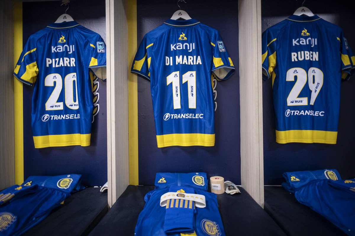 RosarioCentral's tweet photo. Vestuario Canalla listo para hoy ✅👕

⚽ #TorneoMercadoLibre Apertura 
📺 Seguilo en vivo por TNT Sports/ESPN Premium 
▶️ Suscribite al Pack Fútbol: https://t.co/iu7qVTNkfl https://t.co/5KP4G94BWX