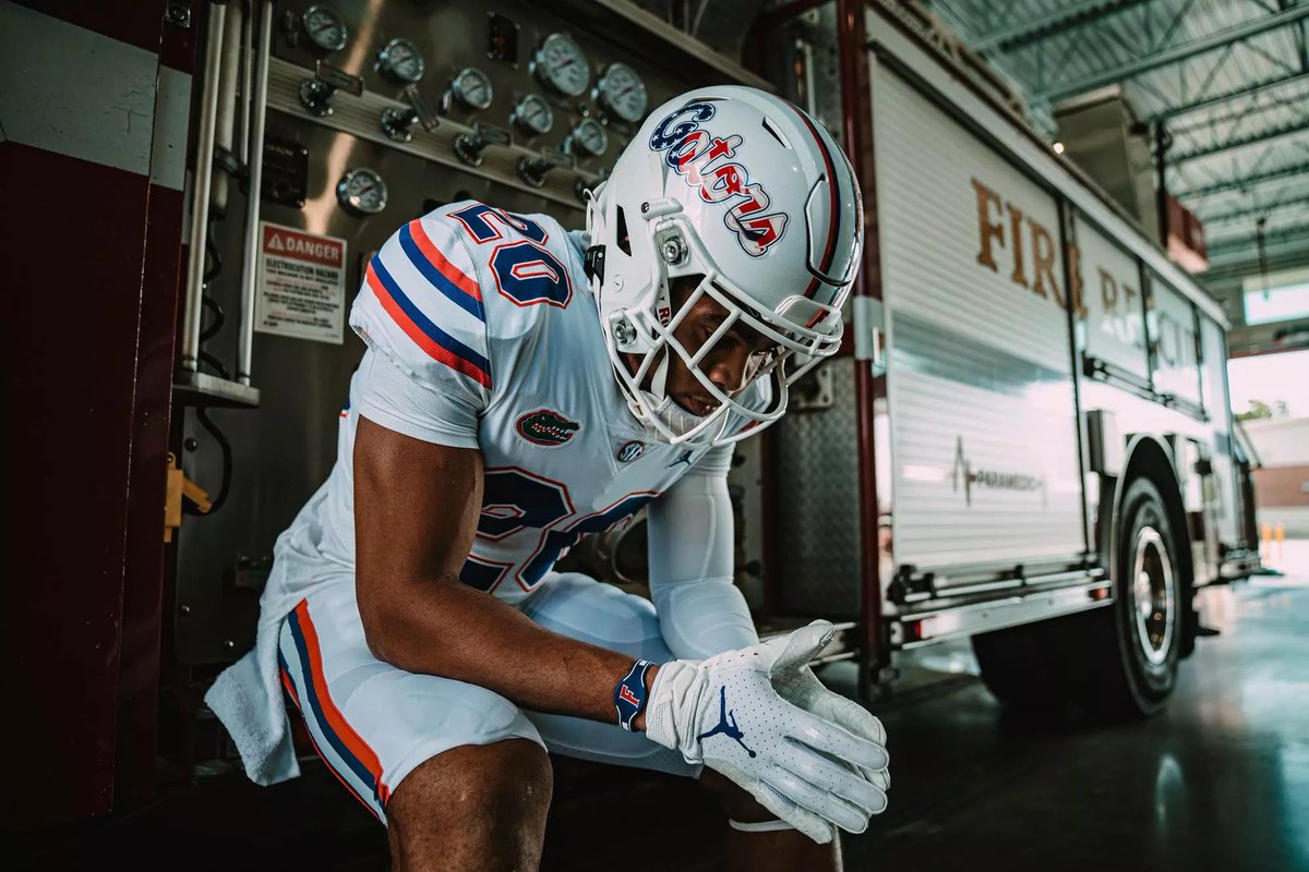 totheswamp's tweet photo. I wonder if Jon Sumrall will bring some uni combos back. Mullen sucked but we wore some fantastic unis in that era.

These were some of my favorites, in case you can’t tell I love our white helmets https://t.co/JcsRorWxMW