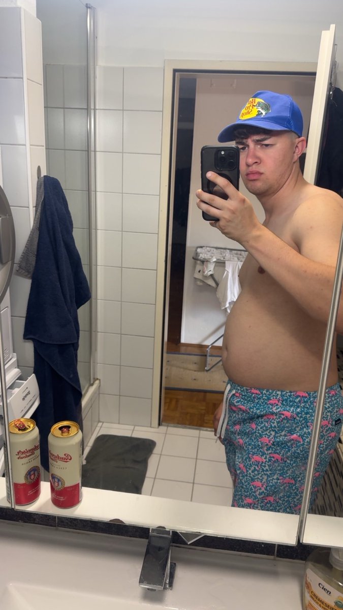 Collegeboyhottie_ tweet media