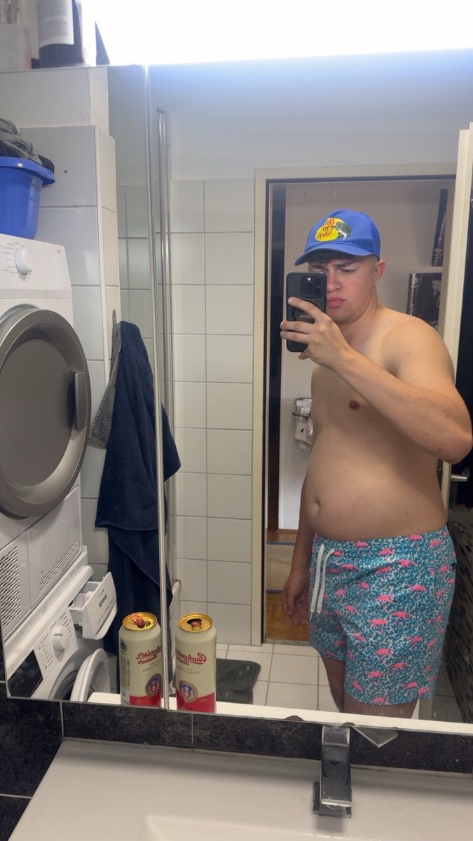 Collegeboyhottie_ tweet media