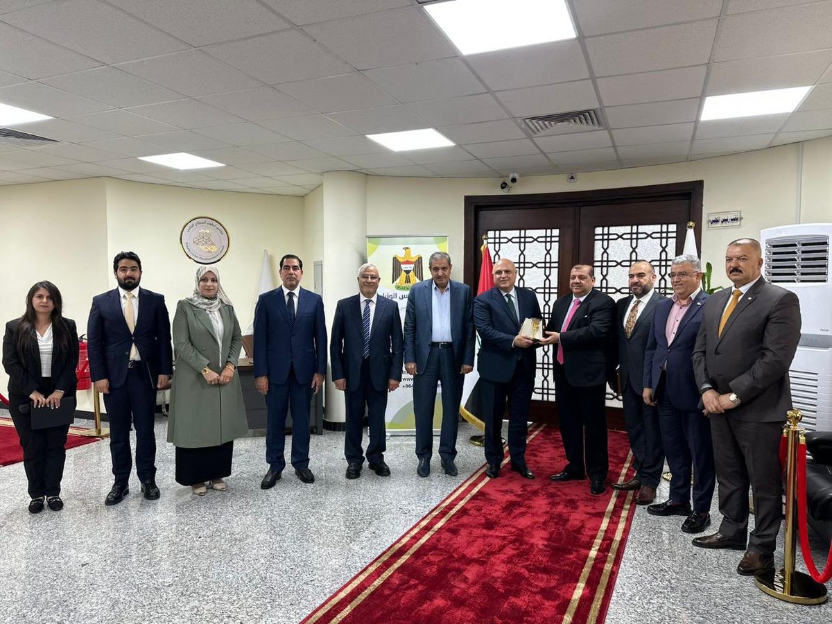 SalimovEldar's tweet photo. Had a productive meeting with Mohammad Sadiq Al-Hir, the Secretary General of the Iraq Private Sector Development Council, and members of the Council’s Board. We discussed opportunities to strengthen private sector cooperation and expand economic ties between  🇦🇿and 🇮🇶 . https://t.co/ivxDpNFGP2