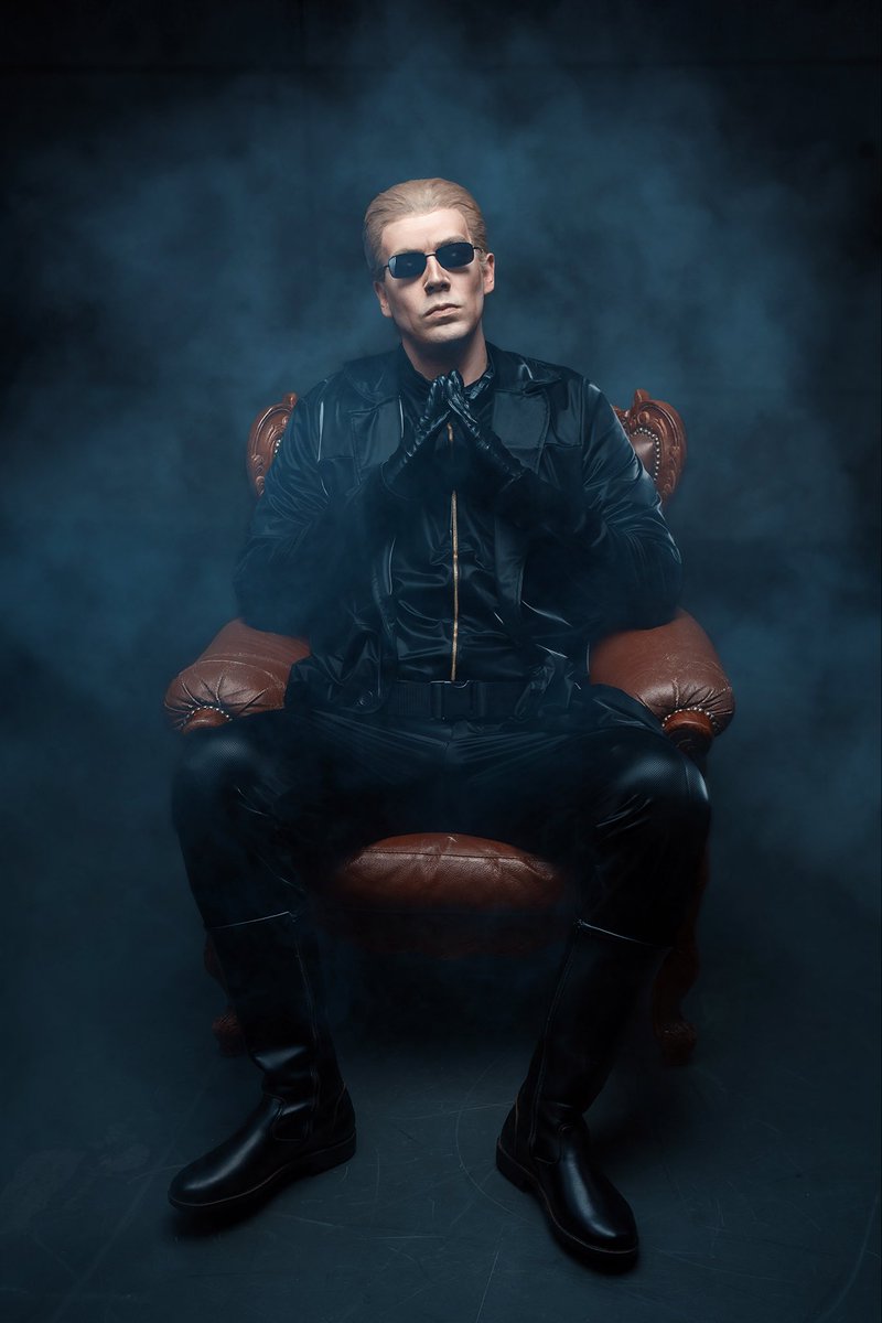 DanilaLucky's tweet photo. “7 minutes, 7 minutes is all I can spare to play with you…” 
Albert Wesker. Resident Evil 5. Part 1.
#cosplay #residentevil #umbrella #capcom https://t.co/ePX0qzrFYP