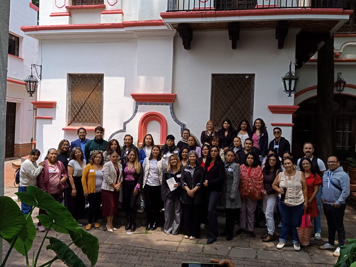 SeMujeresCDMX's tweet photo. Capacitamos a personas servidoras públicas de la @Alcaldia_Coy en el marco de la implementación de su Protocolo de Prevención y Atención al Acoso Sexual

Porque fortalecer herramientas institucionales; impulsan #acciones a una atención más #digna, #informada y #comprometida ✨ https://t.co/bcbE91aTtr