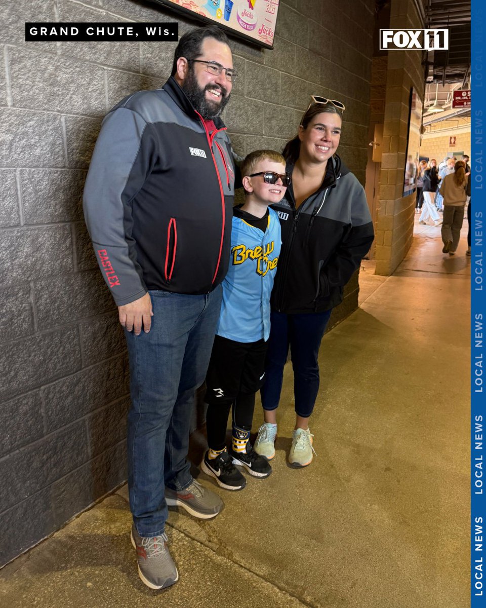 fox11news's tweet photo. Photos from FOX 11 Weather Day at the @TimberRattlers.

@PetePetoniak, @PatrickPowellWX, @PhilDWx and Audrey shared some science knowledge with more than 3,000 students and then let the kids try their hand at being meteorologists.

https://t.co/5FzZGRkrCo #wiwx @natwxdesk https://t.co/HVkCP6wWtT