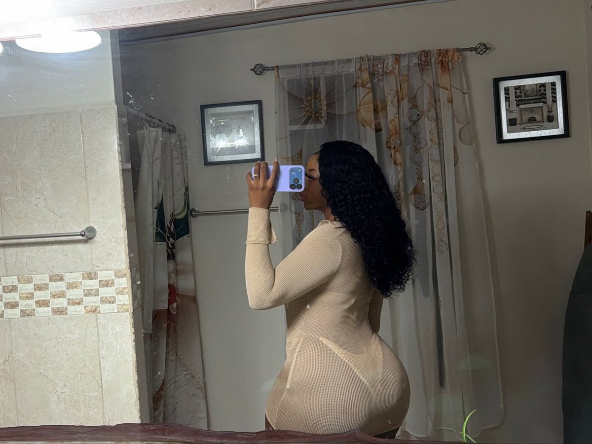 yourfavee😘 tweet media