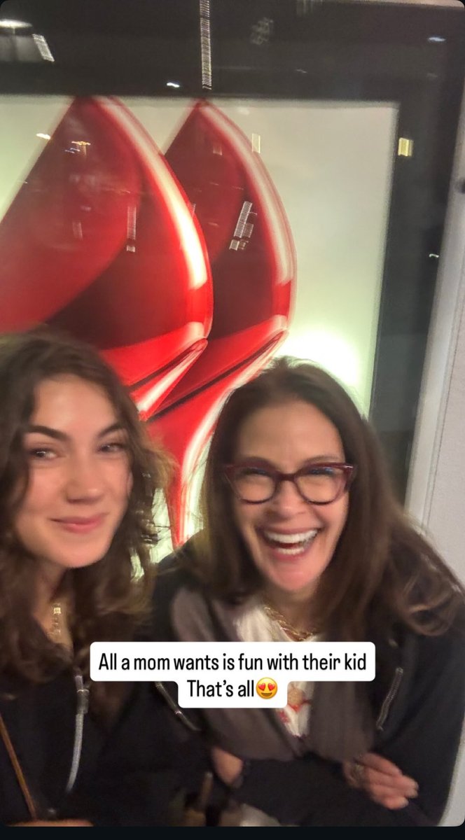 TerihatcherO's tweet photo. Live Everyday like it’s your last . Time isn’t promised forever share the moments with love ones . We’re only here for a moment in time . 💕♥️
#Vantherapy #citytour https://t.co/c3NgVKAK4v
