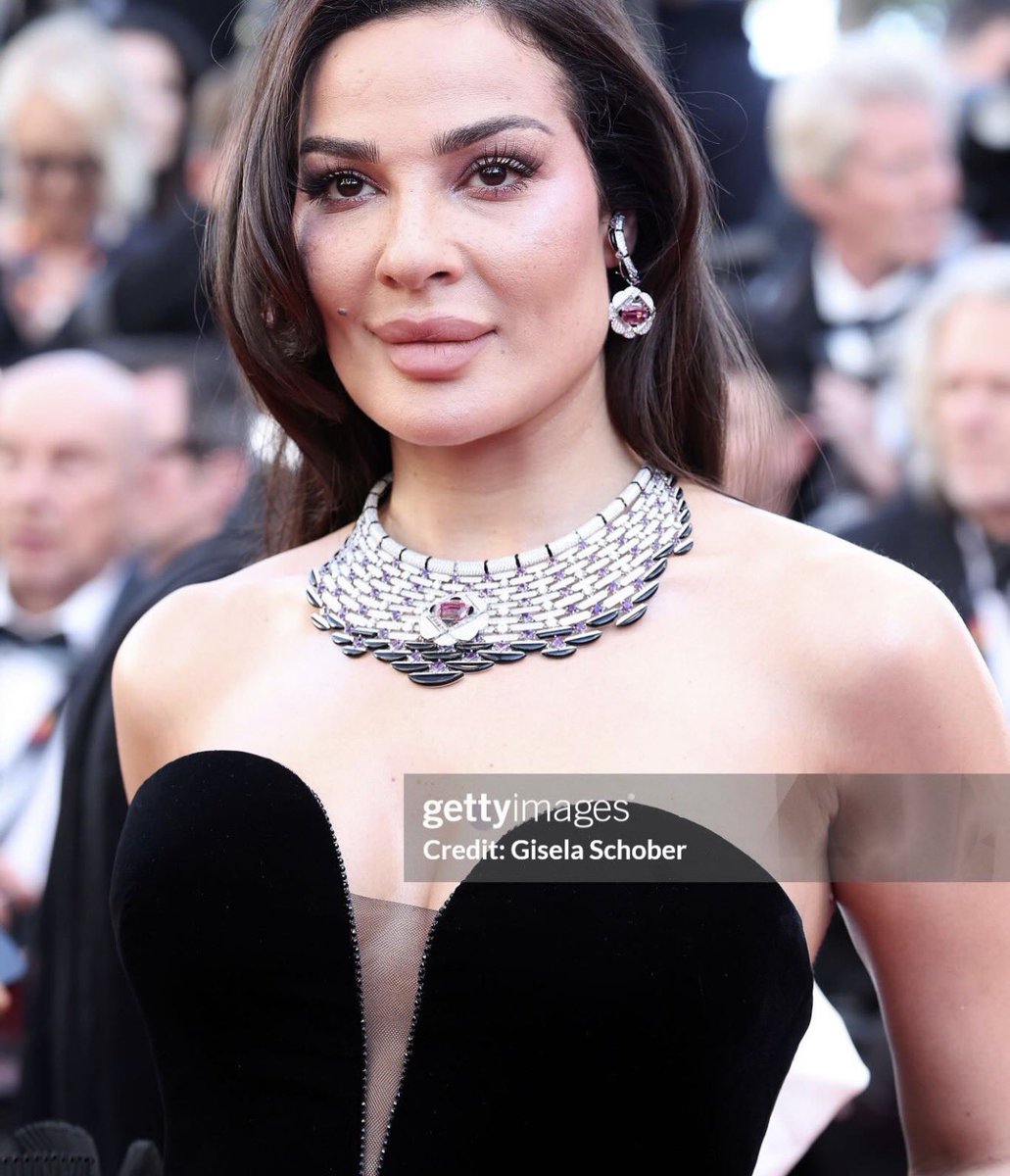 𝑭𝒍𝒐𝒓𝒂 tweet media